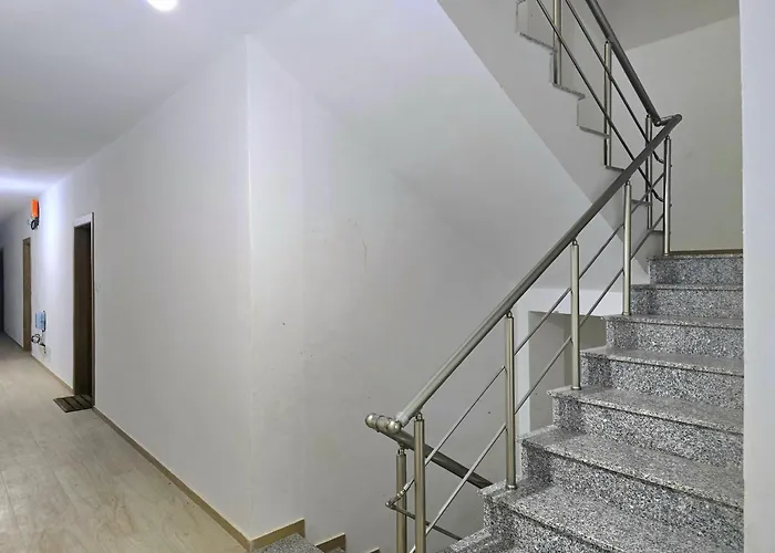 Le Petit 098 Golem (Tirana)