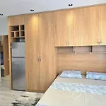 Le Petit 098 Apartment