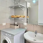 Le Petit 098 Apartment Golem (Tirana)