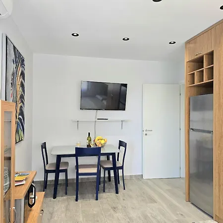 Le Petit 098 Apartmán Golem (Tirana)