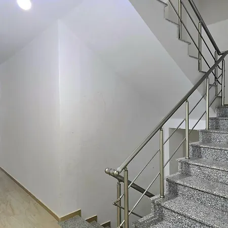 Le Petit 098 Golem (Tirana)