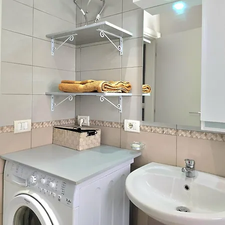 Le Petit 098 Apartment Golem (Tirana)